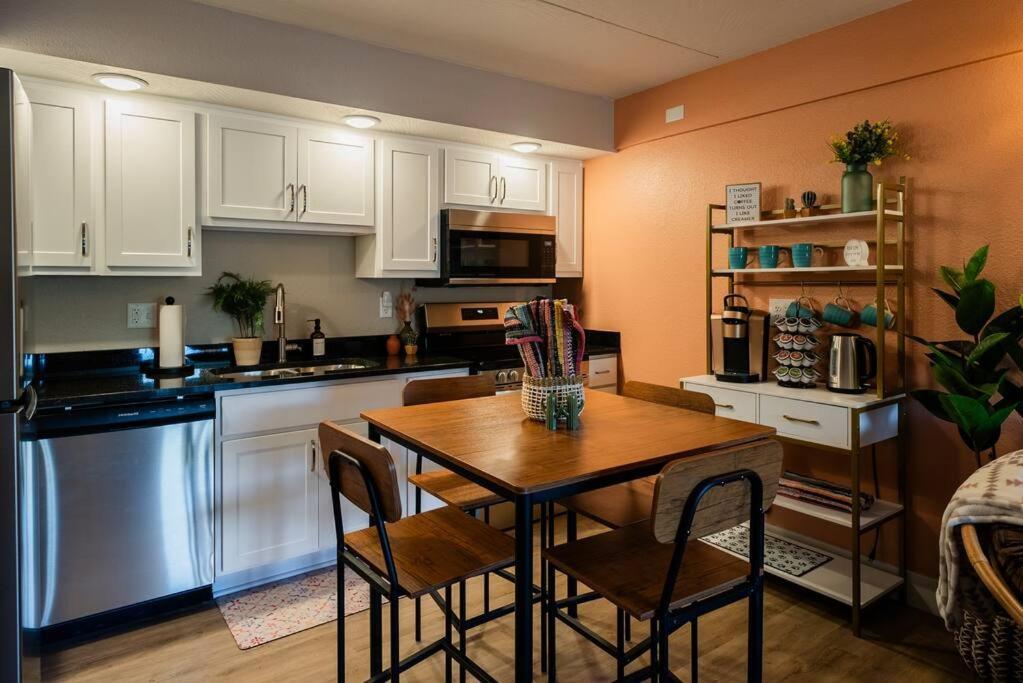 Pet Friendly Boho Condo With Pool--Fitness Center--Next To The Branson Landing--Close To Convention Center And Kanakuk Exteriör bild