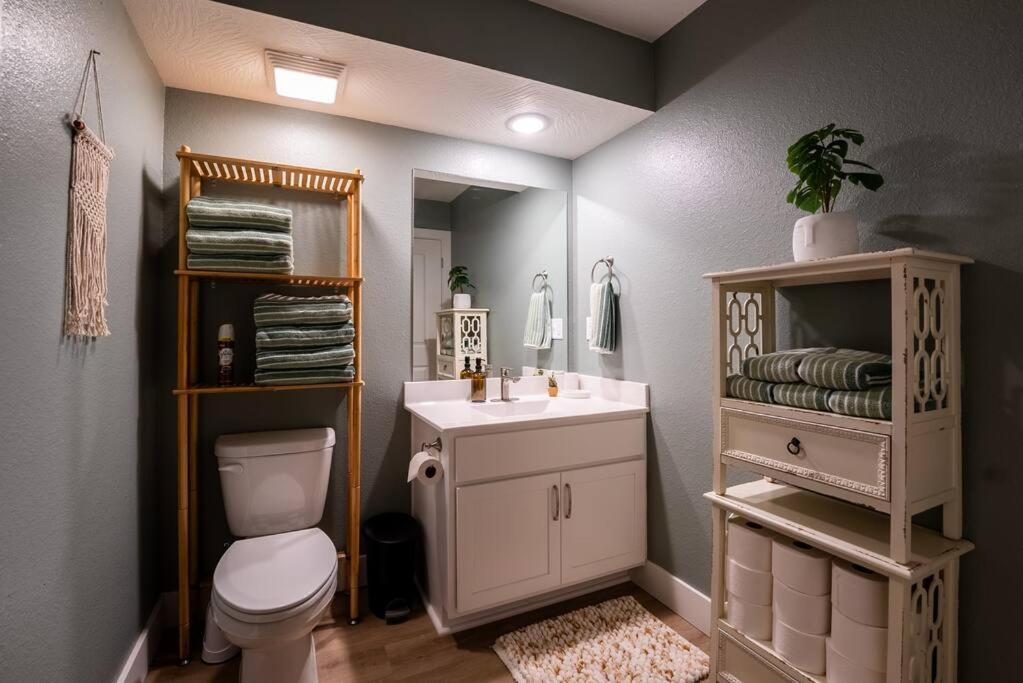 Pet Friendly Boho Condo With Pool--Fitness Center--Next To The Branson Landing--Close To Convention Center And Kanakuk Exteriör bild