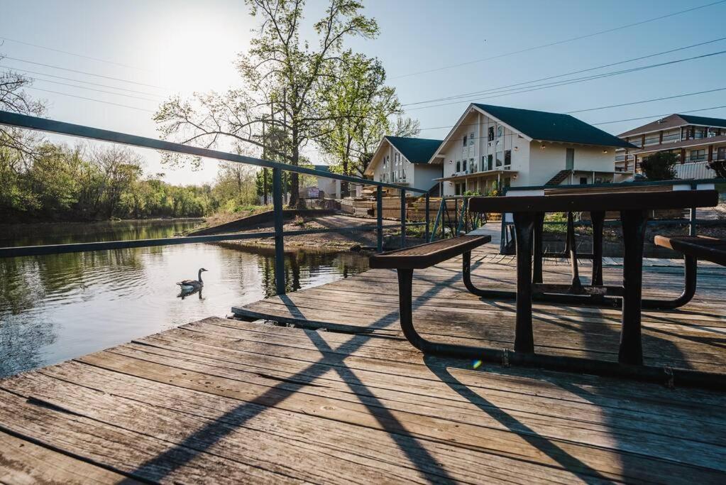 Pet Friendly Boho Condo With Pool--Fitness Center--Next To The Branson Landing--Close To Convention Center And Kanakuk Exteriör bild